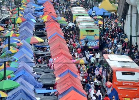 Pengerjaan <i>Sky Bridge</i> Tanah Abang Dikebut