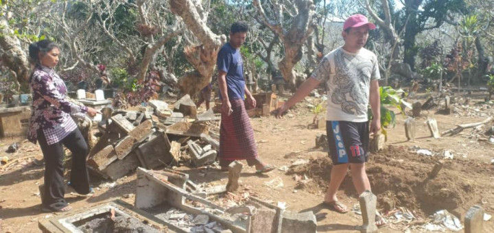 Belasan Makam di Malang Dirusak Oknum tak Dikenal
