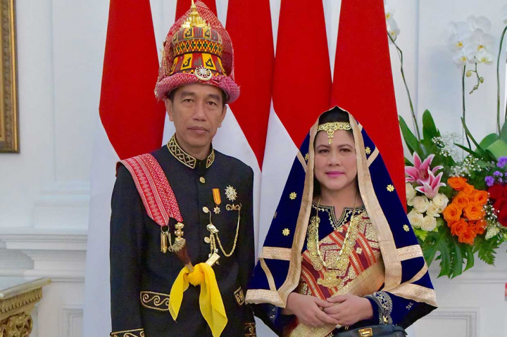 Jokowi Kenakan Busana Adat Aceh di HUT RI