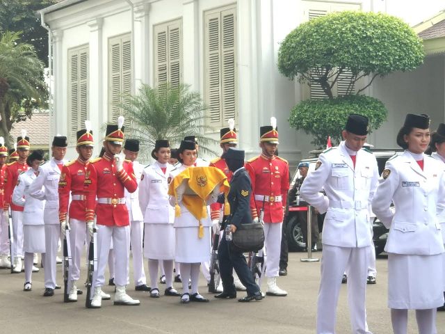Cerita Tarrisa Pembawa Bendera Merah Putih