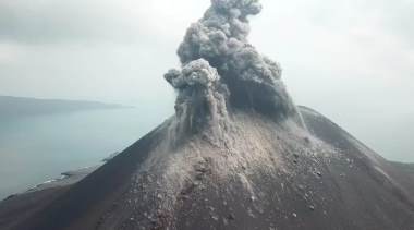 Gunung Anak Krakatau Meletus 576 Kali