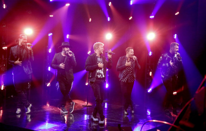 Badai di Lokasi Konser Backstreet Boys, Belasan Penggemar Luka-luka