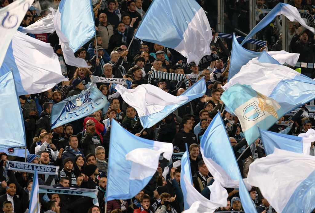 Suporter Lazio. (Foto: AFP PHOTO / Vincenzo PINTO)