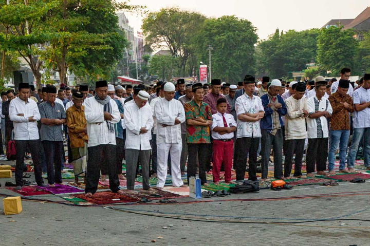 Sebagian Umat Muslim Salat Iduladha Hari Ini