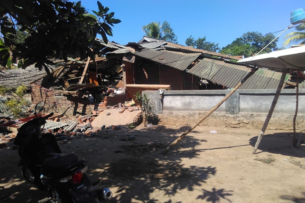 Sebuah rumah rusak di Lombok Timur setelah gempa berkekuatan 7 SR mengguncang pada Minggu, 19 Agustus 2018, sumber foto BNPB