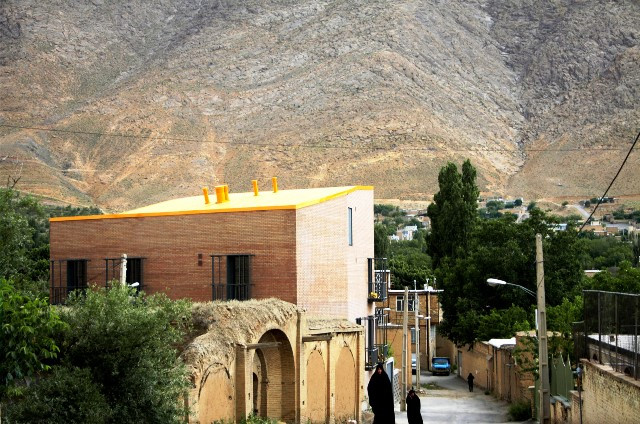 Penghargaan untuk rumah panti asuhan Iran