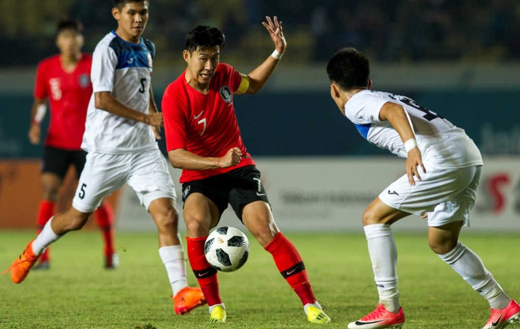 Узбекистан вьетнам футбол прямой эфир. Корея бола. South Korea u23 National. Son Heung Takimi.