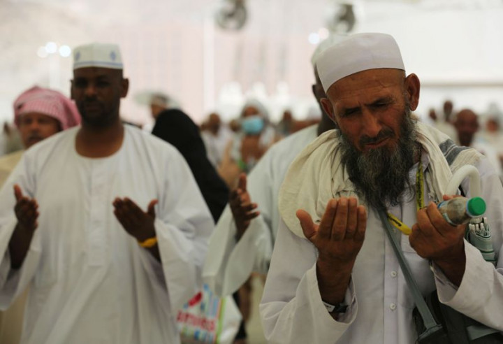 Jemaah Haji di Mina Kelelahan