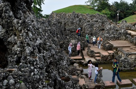 Gua Sunyaragi Cirebon Tak Cocok untuk Wisata Keluarga? Itu Dulu!