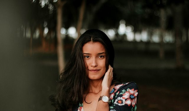 Ada beberapa cara alami untuk membuat pertumbuhan rambut lebih cepat. (Foto: Eduardo Dutra/Unsplash.com)