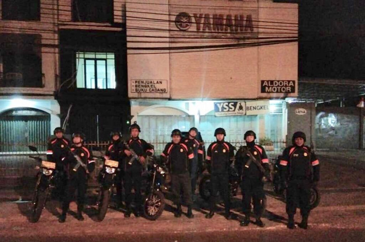 Tim Pengurai Massa Berpatroli Antisipasi Begal di Bandung