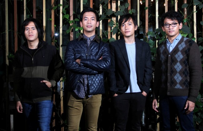 Ingin Lekas Memelukmu Lagi, Kolaborasi Pusakata dan D'Masiv untuk Pejuang Nafkah