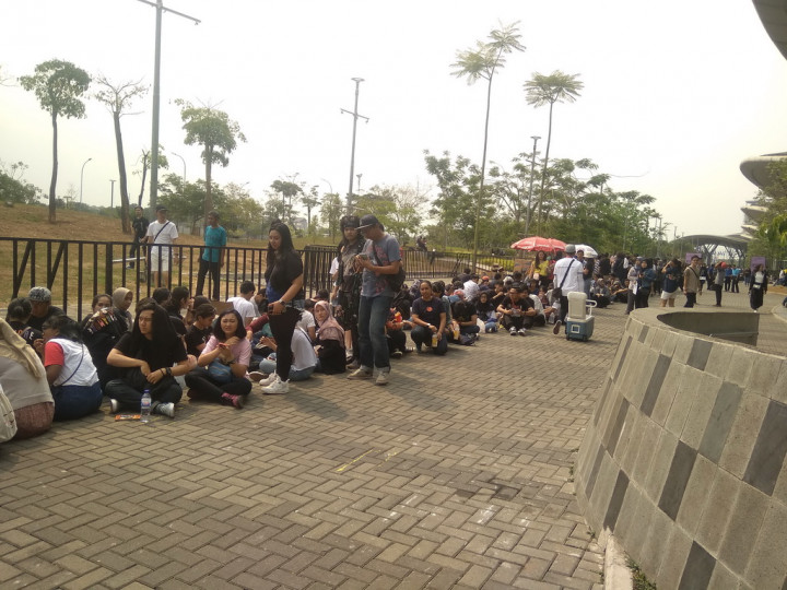 Paramore Bawakan Lagu Lama, Penonton Rela Antre 4 Jam