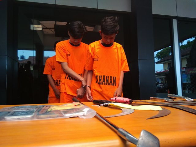 Pelajar yang Tawuran di Bekasi Dapat Senjata Tajam dari Alumni