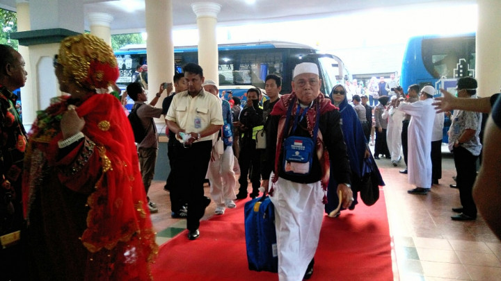 11 Haji Debarkasi Makassar Sakit