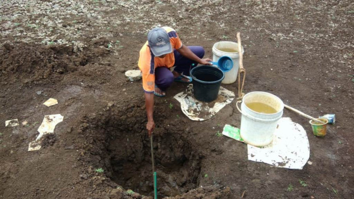 Berharap Air Kehidupan dari Telaga Kering
