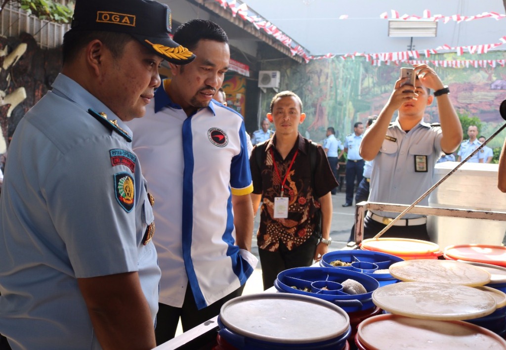 Anggota Komisi III DPR Ahmad Sahroni (kedua dari kiri). Foto: Istimewa
