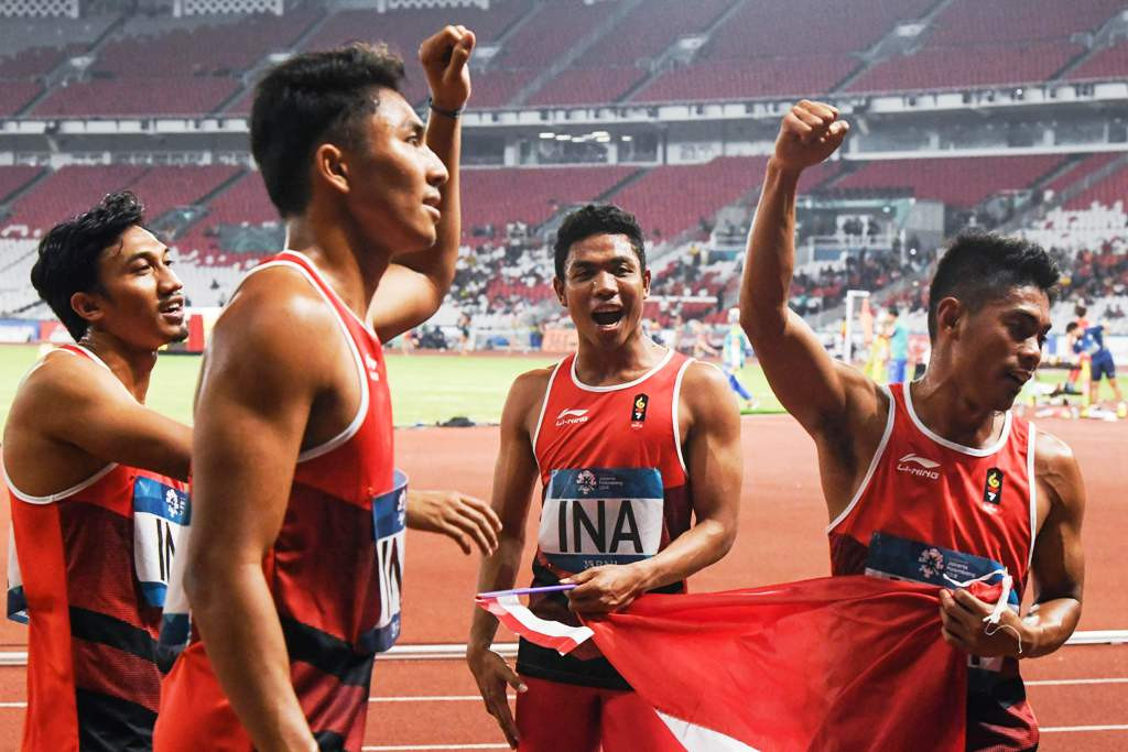 Tim lari estafet 4x100 meter putra Indonesia. (Foto; Anthony WALLACE / AFP)