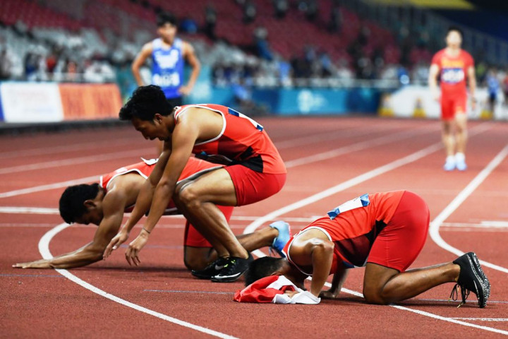 Tim Estafet 4x100 Meter Putra Pecahkan Rekor Pribadi