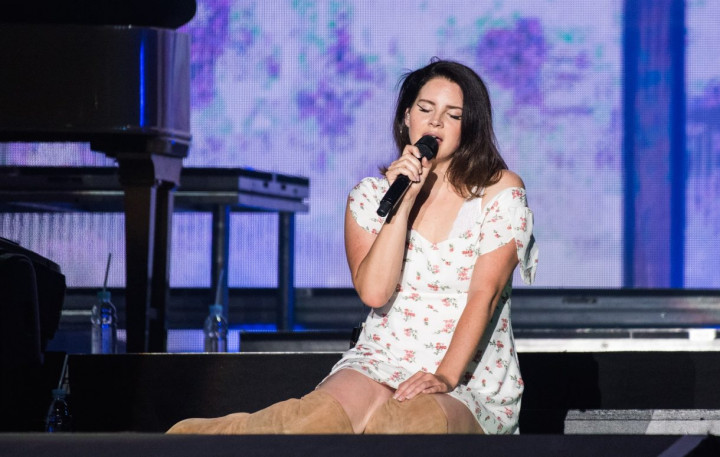 Lana Del Rey Tunda Konser di Israel