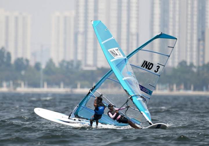 Sampah Laut Ancol Warnai Kegagalan Tim Layar Indonesia