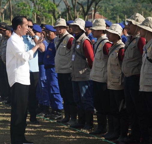 Jokowi Tinjau Pembangunan Rumah Tahan Gempa