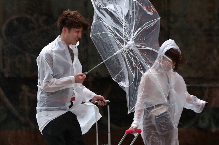 Topan Jebi Hantam Jepang