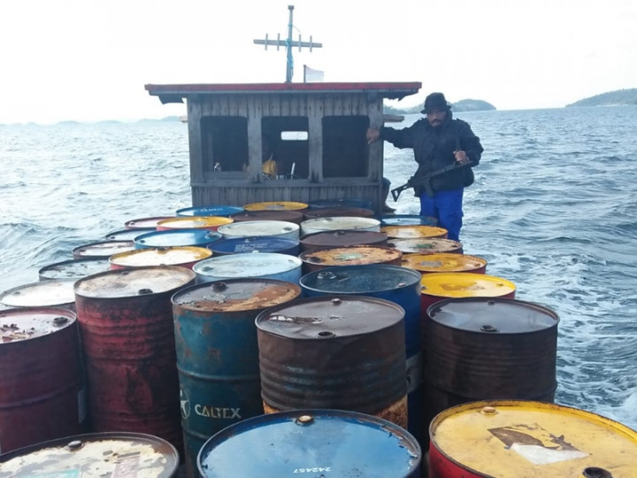 Kapal Bermuatan 10 Ribu Liter BBM Ilegal Ditangkap