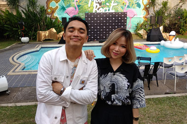 Kolaborasi dengan Dipha Barus, Monica Karina Rilis Skin to Skin