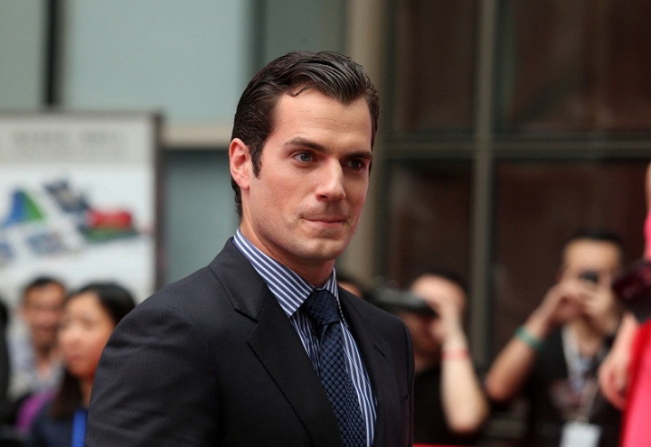 Henry Cavill akan Bintangi Serial Drama Epik untuk Netflix