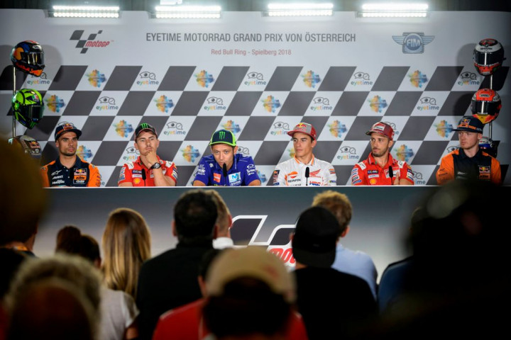 Para Pembalap MotoGP Mampir ke Vatican