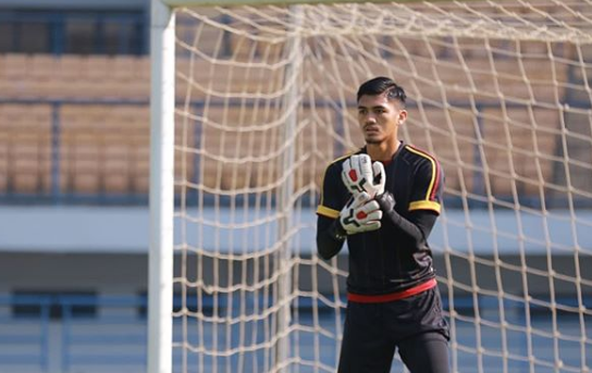 Patah Tangan, Kiper Persipura Absen Hingga Akhir Musim