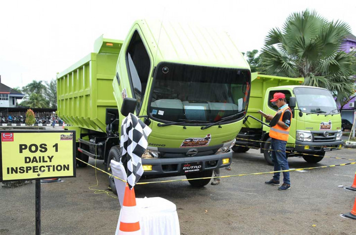 Mesin Hino Siap 'Minum' Bahan Bakar Biodiesel