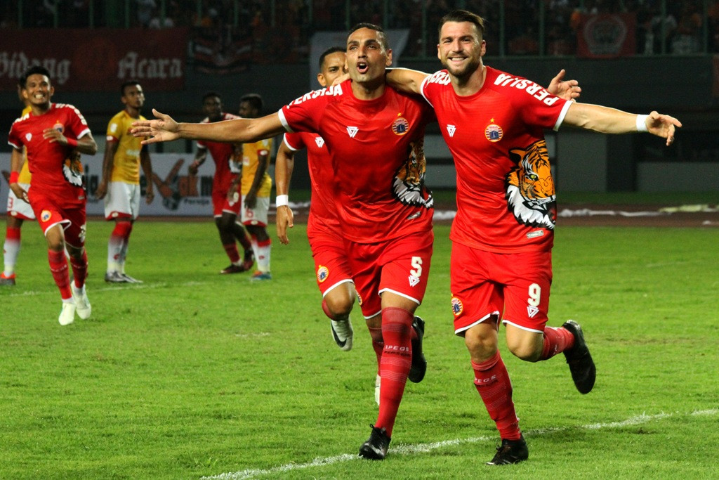 Selebrasi Marko Simic (kanan) usai membobol gawang Selangor FA (ANTARA FOTO/Risky Andrianto)