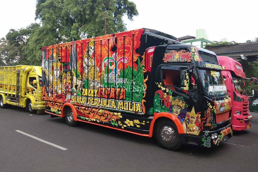 Puluhan Truk 'Cakep' Parade Keliling Kota Yogyakarta