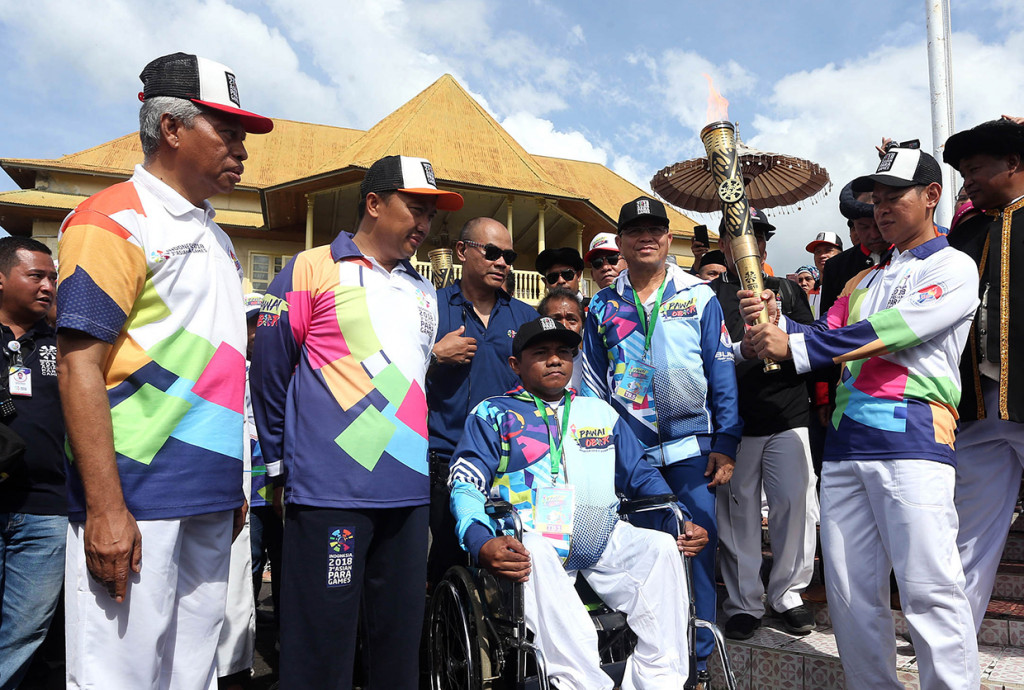 Pawai Obor Asian Para Games di Ternate Gelorakan Kesetaraan Disabilitas