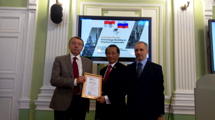 Dubes RI dapat Penghargaan Visiting Professor dari Universitas Rusia
