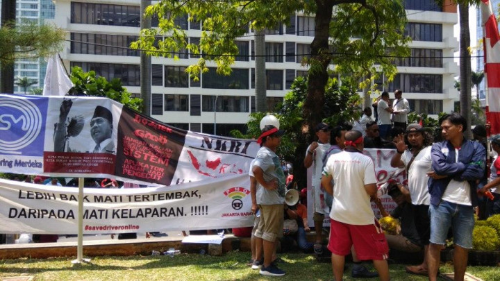Jalan Rasuna Said Macet akibat Demo di Kantor Grab