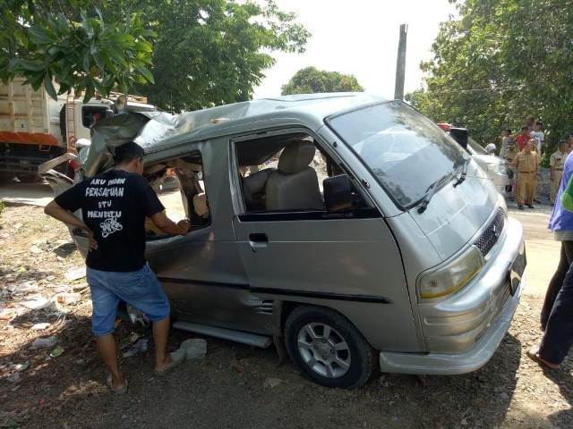 Angkot yang Tertimpa Truk di Bogor Hendak Jemput Santri