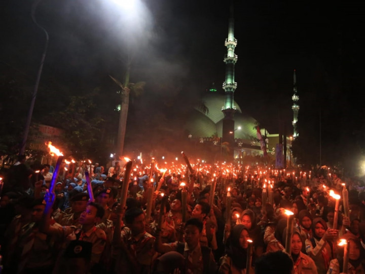 Pawai Obor Buka Kemeriahan Festival Al Azhom di Tangerang