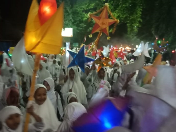 Siswa SD Sumenep Pawai Lampion Sambut 1440 Hijriah