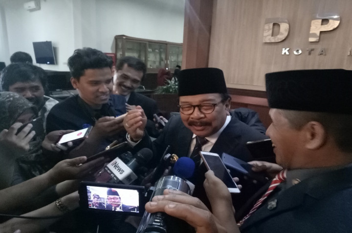 Soekarwo Minta KPK Cek Integritas Bakal Caleg