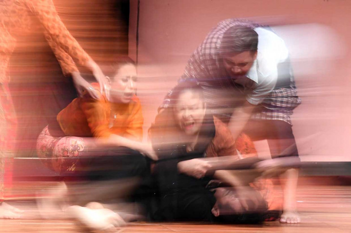 Kelompok Sandiwara Miss Tjitjih Gelar Pementasan Horor