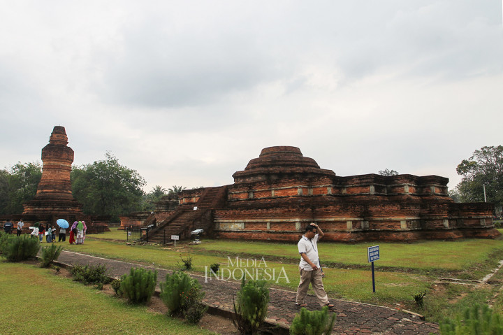 Mengunjungi Candi Muara Takus di Riau