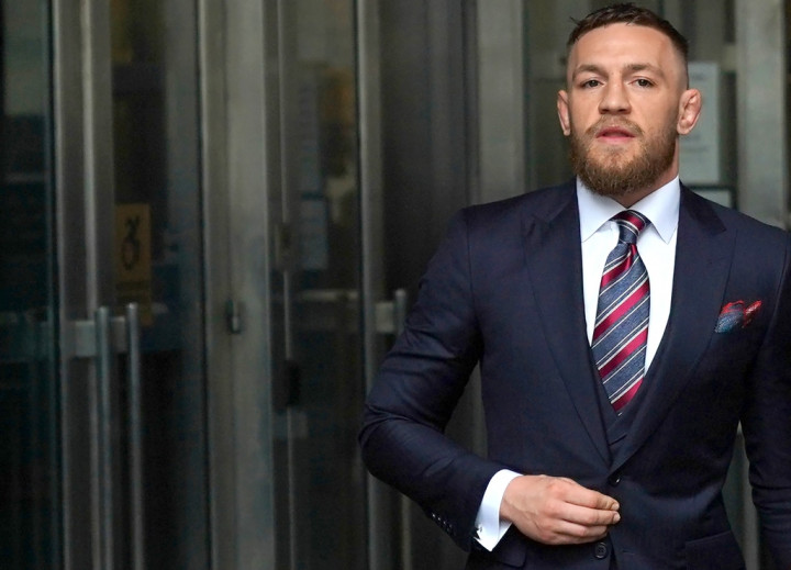 Petarung UFC Tuntut McGregor