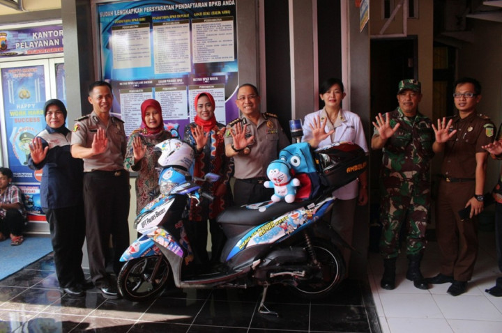 Ada Ambulans Bermotif Doraemon Layani Anak Korban Kekerasan