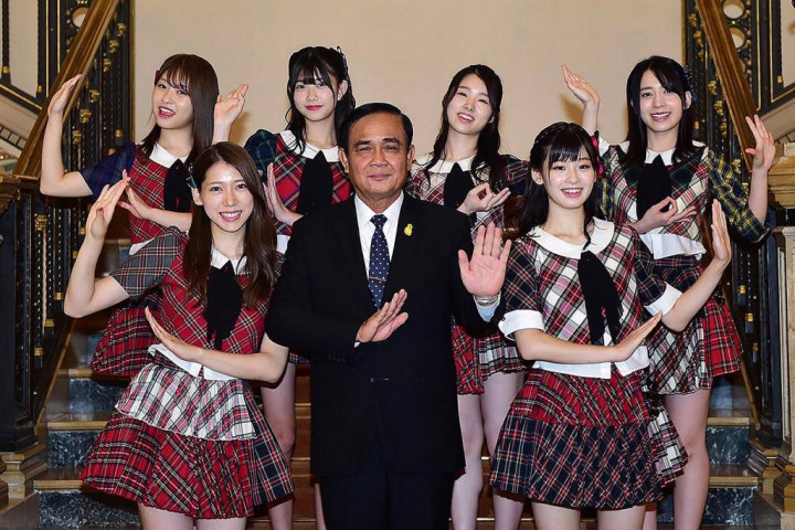 Raih Hati Milenial, PM Thailand Jadi Wota AKB48