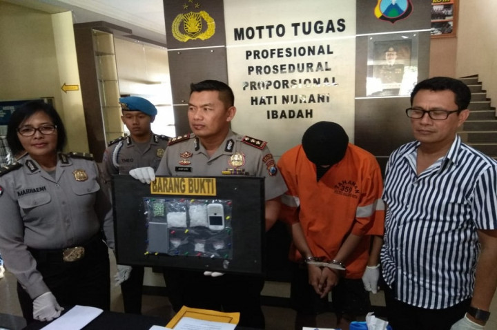 Kurir Kelabui Petugas Sembunyikan Sabu dalam Kemasan <i>Snack</i>