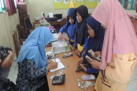 Sejumlah anak di SD Mentel 1 Desa Hargosari, Gunungkidul,