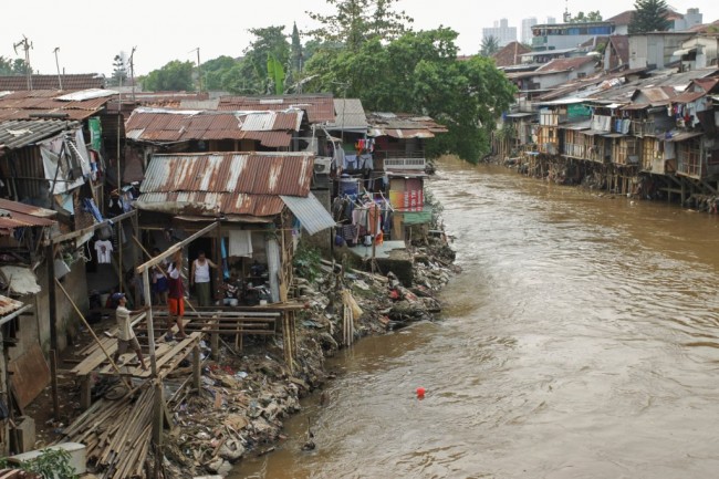 Normalisasi Sungai Ciliwung Baru Tercapai 16 Km